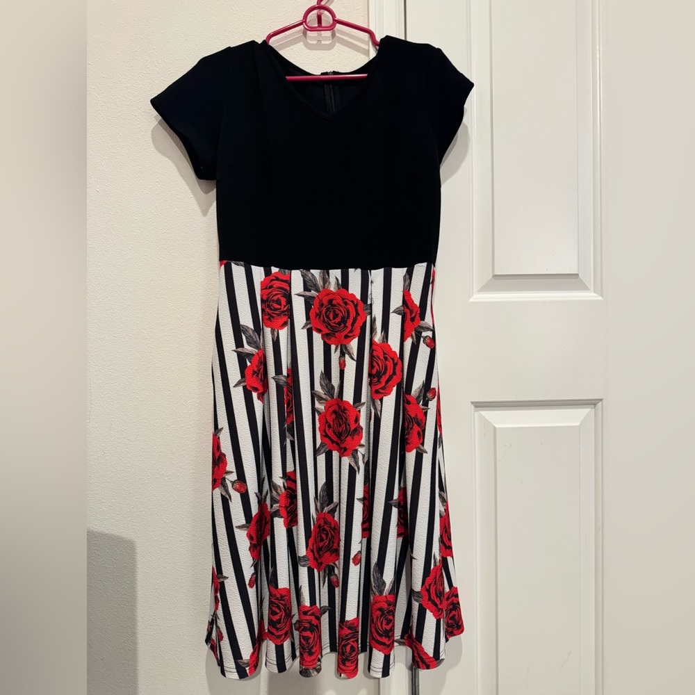 Black & Red Rose Stripe Pocket Dress – Size L
